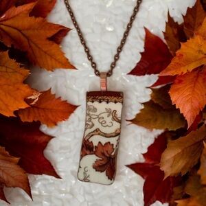 Rare Wedgwood broken china pendant. Fall motif